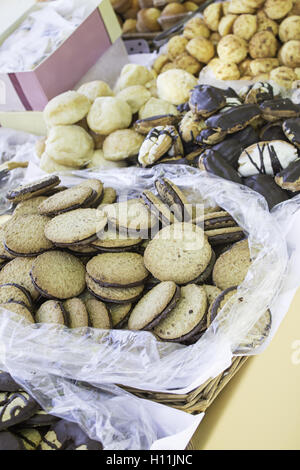 Handwerklichen Schokoladenkekse, Essen und Verkauf Stockfoto