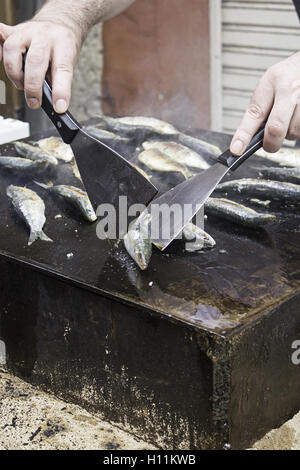 Gegrillte Sardinen in Restaurant, Fisch und Mahlzeit Stockfoto