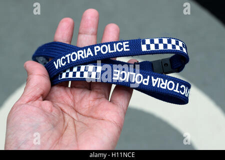 KEIN TATSÄCHLICHES ELEMENT. Dies ist nur EIN AKTIENFOTO. Victoria Police Lanyard Aktienfoto Stockfoto