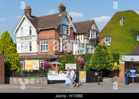 Raven, Bahnhofstraße, Haken, Hampshire, England, Vereinigtes Königreich Stockfoto