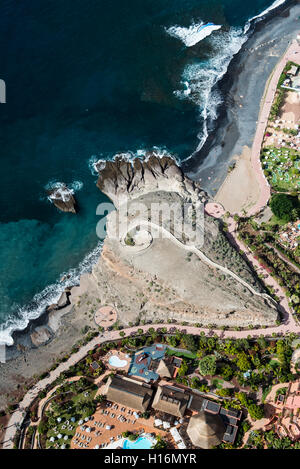 Strand und Promenade, Playa de La Enramada, Atlantikküste, Costa Adeje, Teneriffa, Spanien Stockfoto