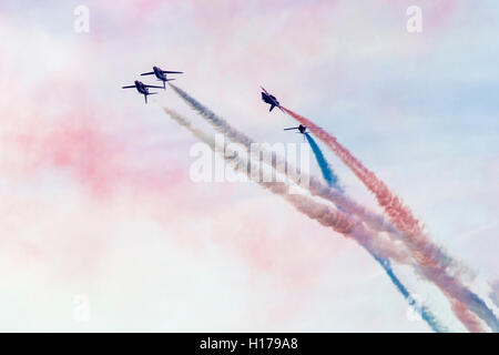 Die Red Arrows oder Kunstflugstaffel der Royal Air Force in Derbyshire für Anzeigen der Chatsworth Country Fair, September 2016 Stockfoto