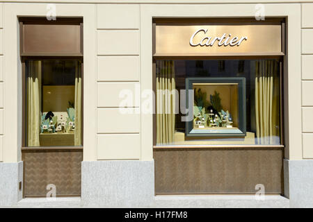 Lugano, Schweiz - 25 august 2016: Vitrinen von Cartier Uhrmacher laden in Lugano in der Schweiz Stockfoto