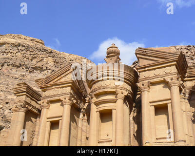 Kloster Deir El bei Petra, Jordanien Stockfoto