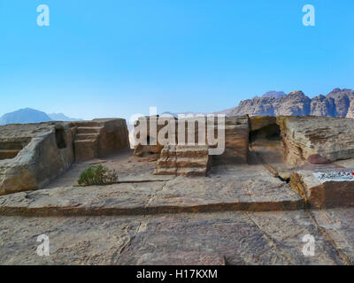 Opferaltar, antiken Kultstätte bei Petra, Jordanien Stockfoto