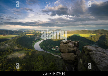 Elbsandsteingebirge und der Elbe, Lilienstein, Königstein, Sachsen, Deutschland Stockfoto