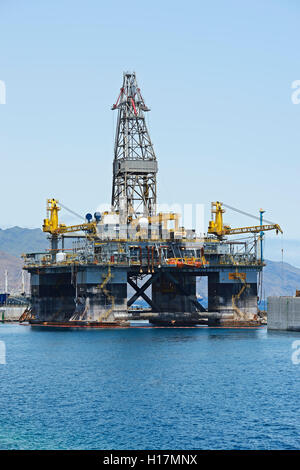 Öl Bohrinsel im Hafen, Insel Santa Cruz, Teneriffa, Kanarische Inseln, Spanien Stockfoto