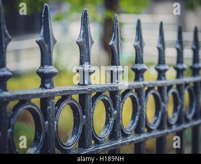 Ein Detail der schmiedeeisernen Zaun des Geländers Stockfoto