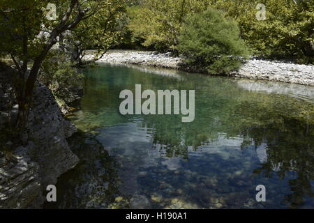 Voidomatis-Fluss in Ioannina, nordwestliche Griechenland Stockfoto