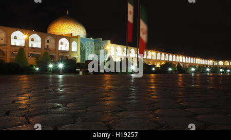 Sheikh Lotfollah-Moschee in der Nacht Stockfoto