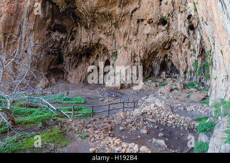 Höhle - Zingaro Naturschutzgebiet in der Provinz von Trapani, Sizilien - Riserva Naturale Dello Zingaro Stockfoto