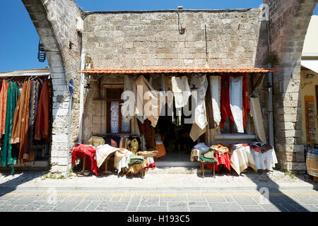 Shop-Verkäufer-Artikel in Rhodos, Griechenland Stockfoto