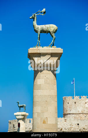 Rhodischen Hirsch Statuen, Hafen Rhodos Griechenland Stockfoto