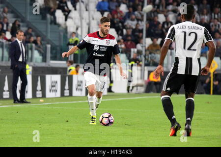 Turin, Italien. 21. Sep, 2016. Luca Bittante (Cagliari) während der Serie A-Fußball-Partie zwischen Juventus und Cagliari. Juventus gewinnt 4: 0 über Cagliari. © Massimiliano Ferraro/Pacific Press/Alamy Live-Nachrichten Stockfoto