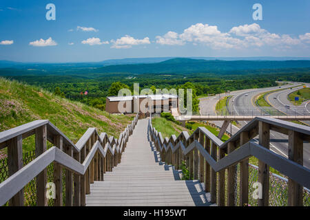 Treppe in Seitwärtslaufen Hill entlang I-68 in Maryland. Stockfoto