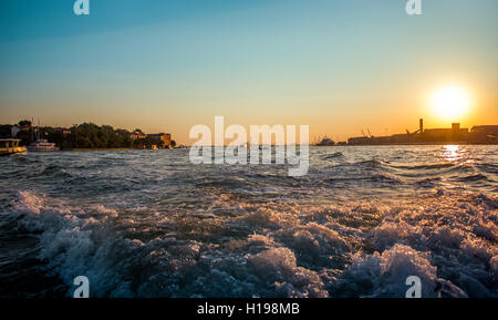 Mit dem Taxi Kreuzung in Venedig bei Sonnenuntergang Stockfoto