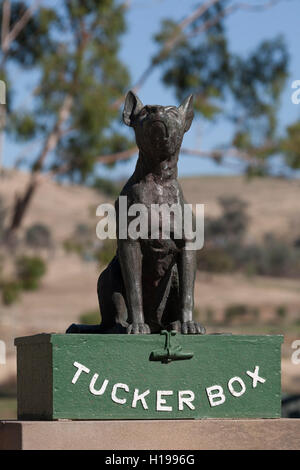 Der Hund auf die Tuckerbox ist eine australische historische Monumente und Sehenswürdigkeiten Attraktion, befindet sich in der Nähe von Gundagai NSW Australia Stockfoto