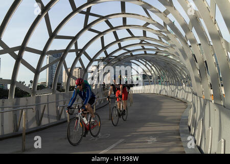 Webb-Brücke ein Wettbewerbs-Gewinner-Design für einen Fußgänger/Zyklus Brücke über den Yarra River Docklands Melbourne Australien Stockfoto