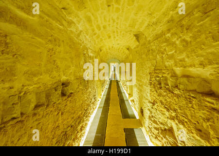 Der Tunnel der Musee Drai Eechelen (drei Eicheln Museum), Luxemburg Stockfoto