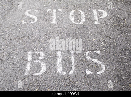 Bus Stop-Schild auf den städtischen Straßenverkehr Stockfoto