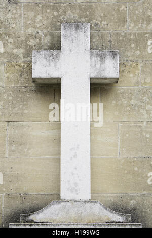 Kreuz Friedhof Marmor im Alter, symbol Stockfoto