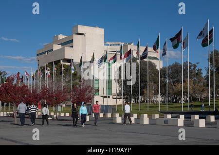 Der High Court Gebäude ist ein herausragendes Beispiel der späten moderne Brutalismus.  Canberra, Parkes, ACT, Australia Stockfoto