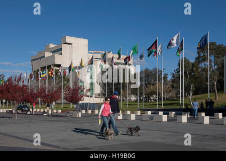 Der High Court Gebäude ist ein herausragendes Beispiel der späten moderne Brutalismus.  Canberra, Parkes, ACT, Australia Stockfoto