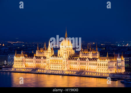 Das ungarische Parlamentsgebäude, auch bekannt als das Parlament der Budapest.One von Europas ältesten gesetzgebenden Gebäude. Stockfoto