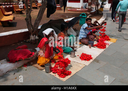 Blumengeschäft, Danteshwari Bügelvoraussetzungen, Dantewada, Chattisgarh, Indien Stockfoto