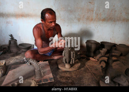 Handwerkliche Herstellung terrakotta Artikel, erdka Dorf, Chattisgarh, Indien Stockfoto