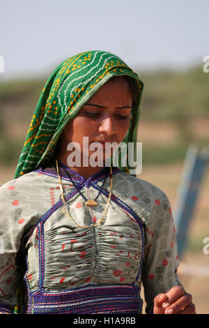 Rabari dhebaria (dhebar) Frau in traditioneller Kleidung, Kutch, Gujarat, Indien Stockfoto