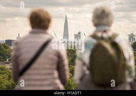 London, UK. 22. September 2016. UK Wetter: Bewölkt am Nachmittag über Primrose Hill bringt in den ersten Tag der Herbst Credit: Guy Corbishley/Alamy Live News Stockfoto