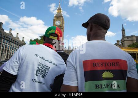 London, UK. 23. September 2016. Vertreter der Großbritanniens Biafra Gemeinschaft Protest in Parliament Square, Selbstbestimmung zu fordern und die Freisetzung von Biafrans statt von der nigerianischen Regierung. Stockfoto