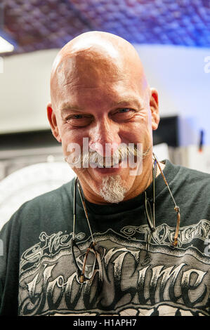 London, UK. 23. Sep, 2016. Tausende von eingefärbten Körper Enthusiasten treffen auf der 12. internationalen London Tattoo Convention Kredit: Noemi Gago/Alamy Live News Stockfoto