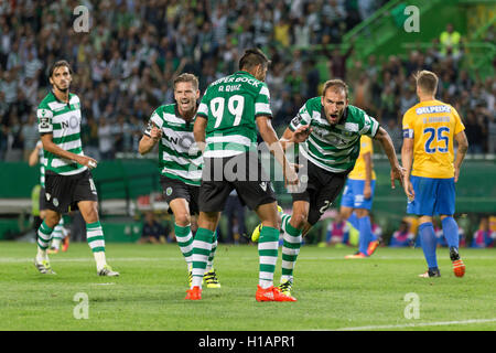 23. September 2016. Lissabon, Portugal. Sporting Niederländisch weiterleiten Bas Dost (28) in Aktion während dem Spiel Vs Sporting CP GD Estoril Praia Credit: Alexandre de Sousa/Alamy Live News Stockfoto