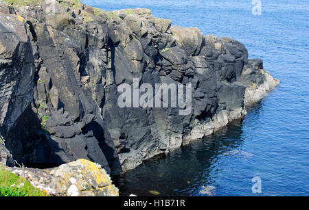 Schöne Aussicht auf den Felsen im County Londonderry, Nordirland, Stockfoto