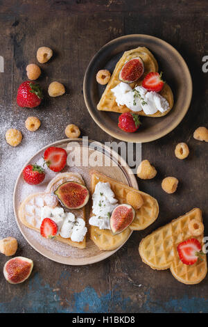 Wafer mit Beeren Stockfoto