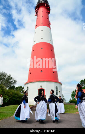 Tracht, Trachtentanzgruppe, Nordseeinsel, Pellworm, Leuchtturm, Trauung, Schleswig-Holstein, Deutschland Stockfoto