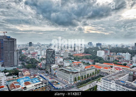 Erhöhten Blick auf District 1, Ho-Chi-Minh-Stadt, Vietnam. Stockfoto