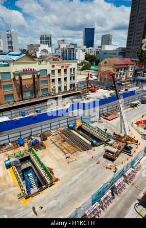 Luftaufnahme der Metro-Baustelle im Bezirk 1. Ho-Chi-Minh-Stadt, Vietnam. Stockfoto