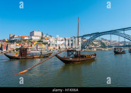 Rabelo Boote, Portwein Boote auf dem Fluss Douro, Porto, Portugal Stockfoto