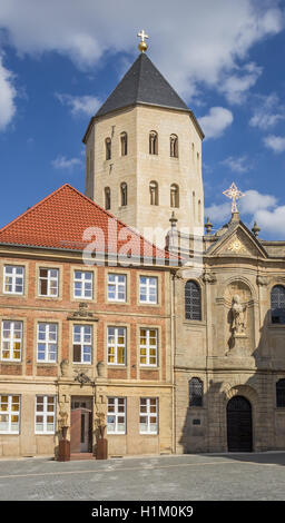 Gaukirche Kirche Platz der Zentralmarkt Paderborn, Deutschland Stockfoto