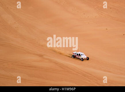 Desert Safari Dune bashing Tour Tourist Spaß Dubai Stockfoto