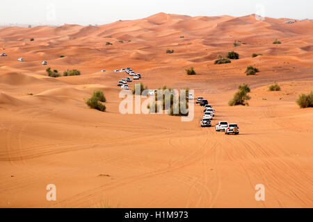 Desert Safari Dune bashing Tour Tourist Spaß Dubai Stockfoto