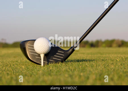 Club und Golf-Ball. Stockfoto