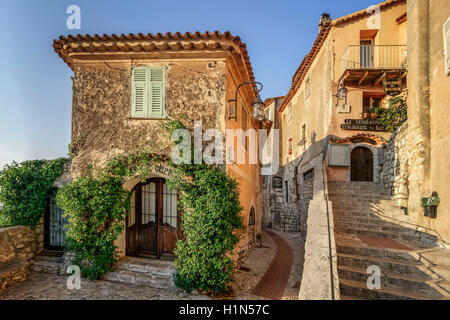 Jasmin überdachter Eingangsbereich, Eze Village, historische Stadt, mittelalterliche Dorf Eze, Provence-Alpes-Cote d ' Azur, Frankreich Stockfoto