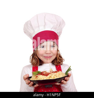 kleine Mädchen Kochen Spaghetti Essen Stockfoto