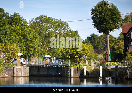 Bray-Sperre auf der Themse in der Nähe von Maidenhead Stockfoto