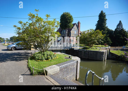 Bray-Sperre auf der Themse in der Nähe von Maidenhead Stockfoto
