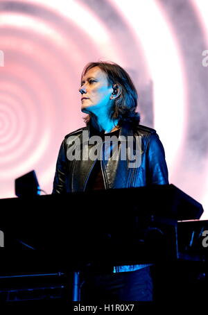 Bestival, Newport, Isle of Wight, 10. September 2016, UK, Robert Smith mit The Cure auf der Bühne Bestival durchführen Stockfoto